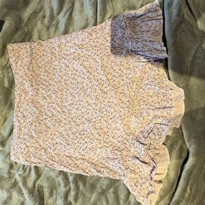 pink floral cara brandy melville skirt
worn twice - perfect condition